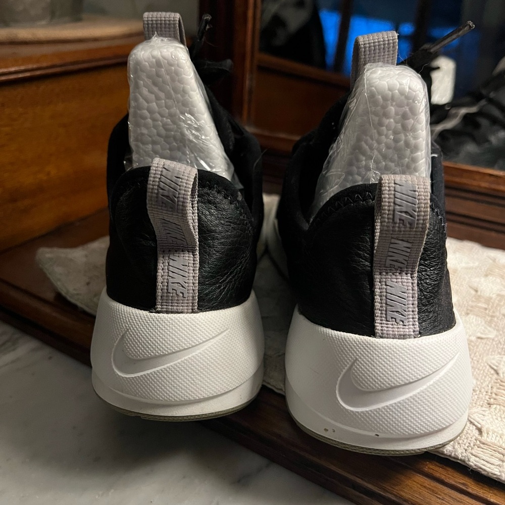 NIKE Classic Ashin‎ Modern Low Top Leather Sneakers Black White Women's Size 6.5 - Picture 4 of 6